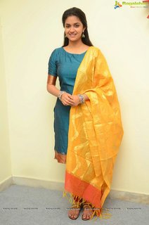 Keerthy Suresh feet photo thumbnail