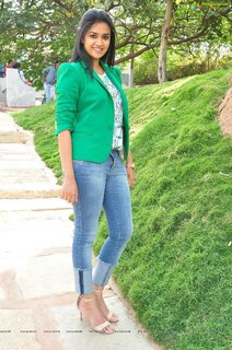 Keerthy Suresh feet photo thumbnail