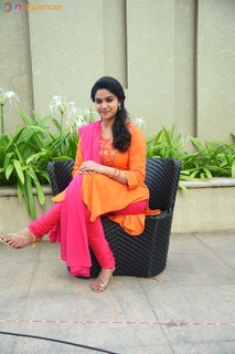 Keerthy Suresh feet photo thumbnail