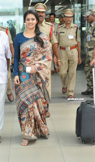 Keerthy Suresh feet photo thumbnail