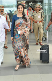 Keerthy Suresh feet photo thumbnail