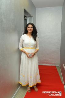 Keerthy Suresh feet photo thumbnail