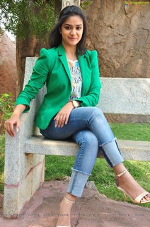 Keerthy Suresh feet photo thumbnail