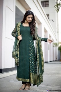Keerthy Suresh feet photo thumbnail