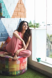 Keerthy Suresh feet photo thumbnail