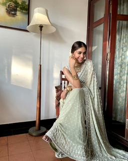 Keerthy Suresh feet photo thumbnail