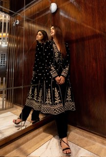 Keerthy Suresh feet photo thumbnail