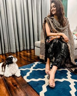 Keerthy Suresh feet photo thumbnail