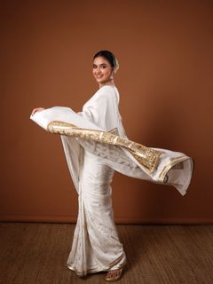 Keerthy Suresh feet photo 9