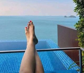 Keerthy Suresh feet photo 8