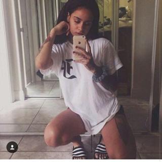 Kehlani Parrish feet photo thumbnail