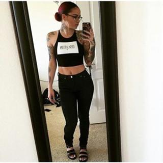 Kehlani Parrish feet photo thumbnail