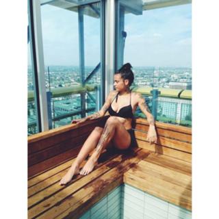 Kehlani Parrish feet photo thumbnail