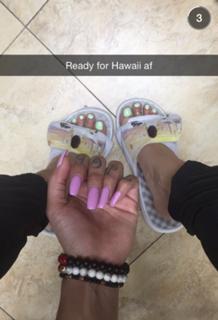 Kehlani Parrish feet photo thumbnail