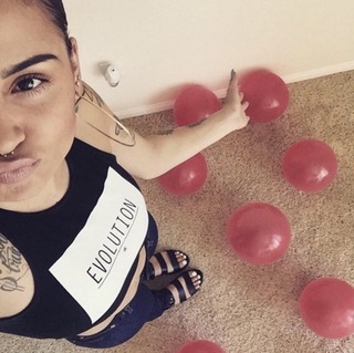 Kehlani Parrish feet photo thumbnail