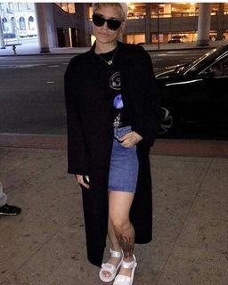 Kehlani Parrish feet photo thumbnail