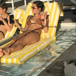 Kehlani Parrish feet photo thumbnail