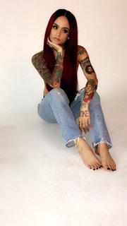 Kehlani Parrish feet photo thumbnail