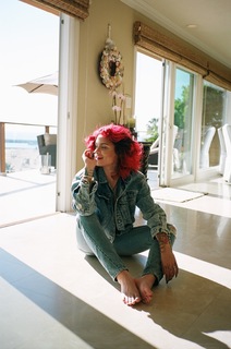 Kehlani Parrish feet photo thumbnail