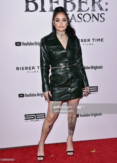 Kehlani Parrish feet photo thumbnail
