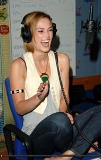 Keira Knightley feet photo thumbnail