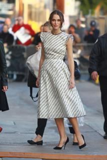 Keira Knightley feet photo thumbnail
