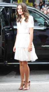 Keira Knightley feet photo thumbnail