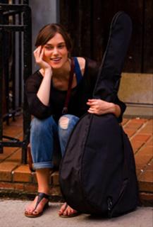 Keira Knightley feet photo thumbnail