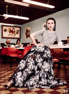 Keira Knightley feet photo thumbnail