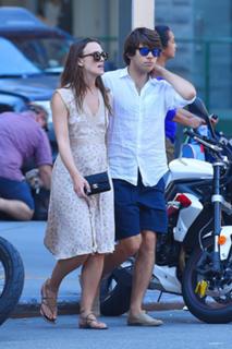 Keira Knightley feet photo thumbnail