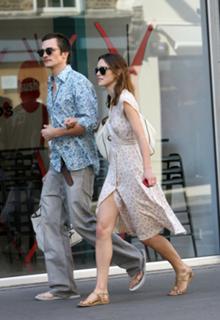 Keira Knightley feet photo thumbnail