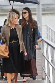 Keira Knightley feet photo thumbnail