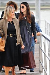 Keira Knightley feet photo thumbnail