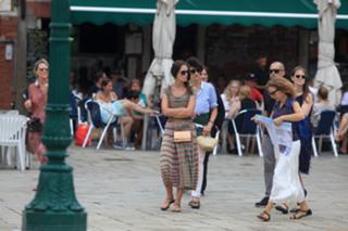 Keira Knightley feet photo thumbnail