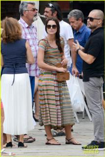 Keira Knightley feet photo thumbnail