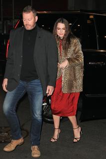 Keira Knightley feet photo thumbnail