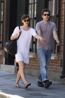 Keira Knightley feet photo thumbnail