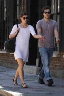 Keira Knightley feet photo thumbnail