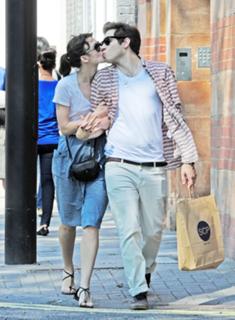Keira Knightley feet photo thumbnail