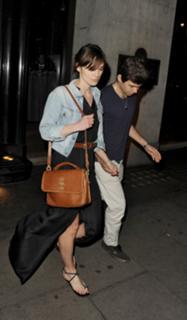 Keira Knightley feet photo thumbnail