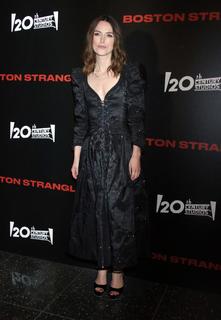 Keira Knightley feet photo thumbnail