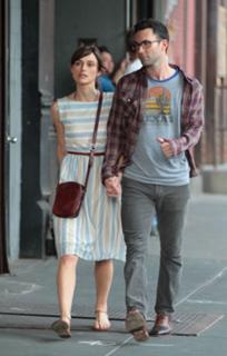 Keira Knightley feet photo thumbnail
