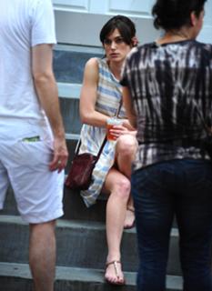 Keira Knightley feet photo thumbnail