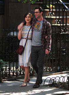 Keira Knightley feet photo thumbnail
