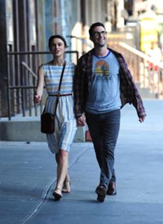 Keira Knightley feet photo thumbnail