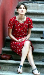 Keira Knightley feet photo thumbnail