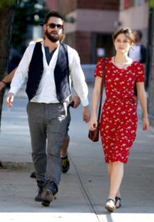 Keira Knightley feet photo thumbnail