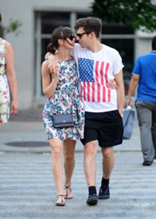 Keira Knightley feet photo thumbnail