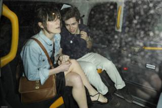Keira Knightley feet photo thumbnail