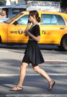 Keira Knightley feet photo thumbnail